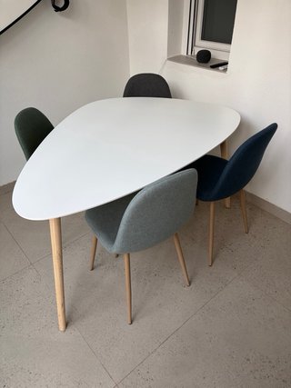 Mesa y 4 Sillas Comedor