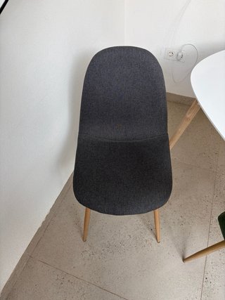 Mesa y 4 Sillas Comedor