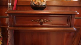 Mueble recibidor con espejo y perchero