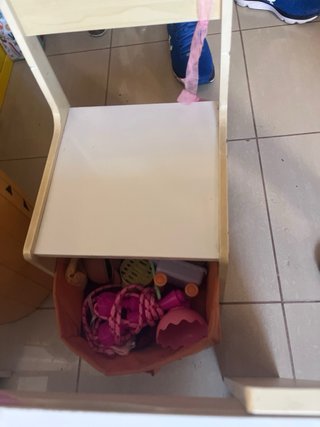 Mesa infantil con sillas