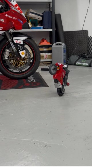 Juguete Radio Control Ducati UPRISER