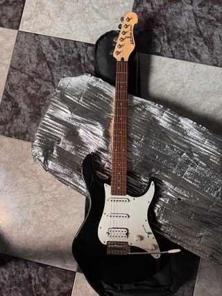 Guitarra Yamaha EG 012