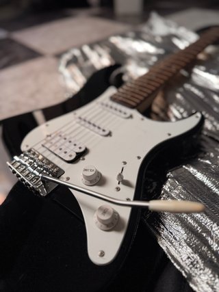 Guitarra Yamaha EG 012