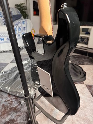 Guitarra Yamaha EG 012