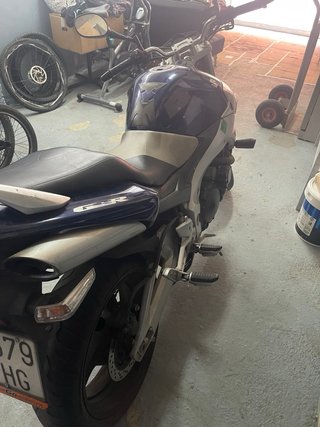 Suzuki GSR 600
