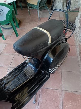 Vespa P200E 1984 Negra - 22076km