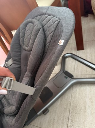 Hamaca Ergobaby gris