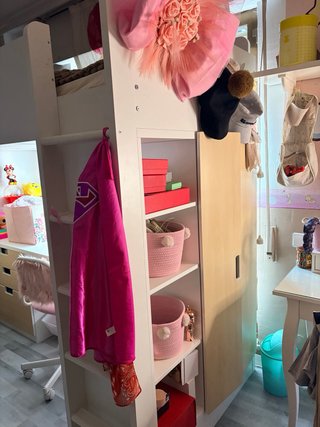 Cama alta infantil con escritorio