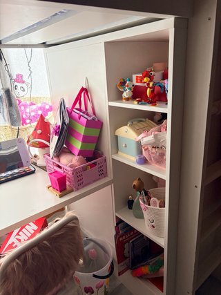 Cama alta infantil con escritorio