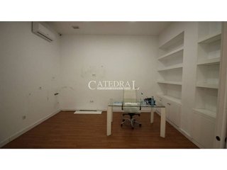 Local comercial en alquiler en Encarnación - Regina en Sevilla