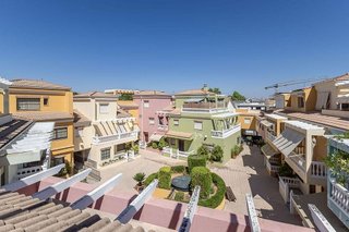 Casa adosada en venta en Bola de Oro - Serrallo en Granada