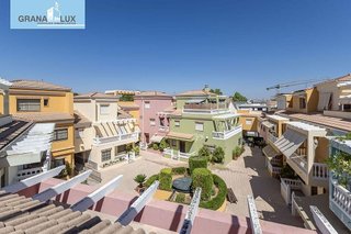 Casa adosada en venta en Bola de Oro - Serrallo en Granada