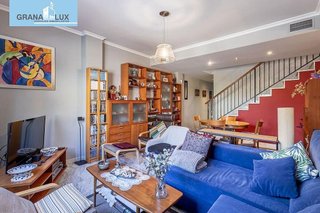 Casa adosada en venta en Bola de Oro - Serrallo en Granada