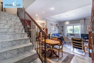 Casa adosada en venta en Bola de Oro - Serrallo en Granada