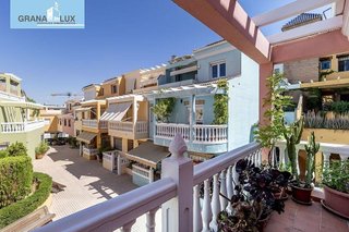 Casa adosada en venta en Bola de Oro - Serrallo en Granada