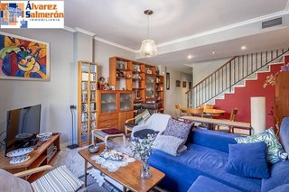 Casa adosada en venta en Bola de Oro - Serrallo en Granada