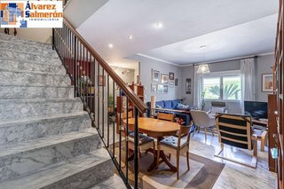 Casa adosada en venta en Bola de Oro - Serrallo en Granada