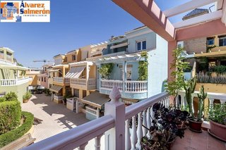 Casa adosada en venta en Bola de Oro - Serrallo en Granada
