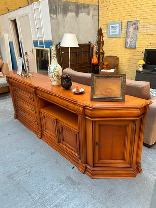 Mueble de salón antiguo de madera