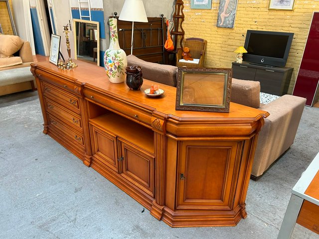 Mueble de salón antiguo de madera