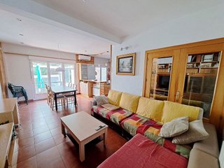 Casa adosada en venta en Pintores-Ferial en Parla