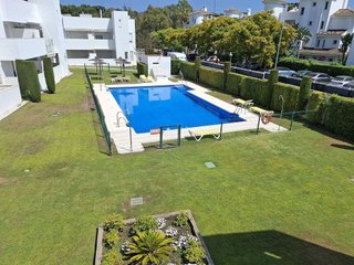 Piso en venta en Los Naranjos - Las Brisas en Marbella