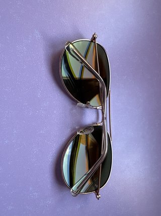 Gafas de sol aviador doradas