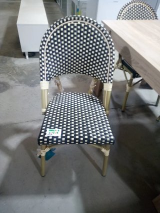 Silla de exterior ratán. 30€ unidad