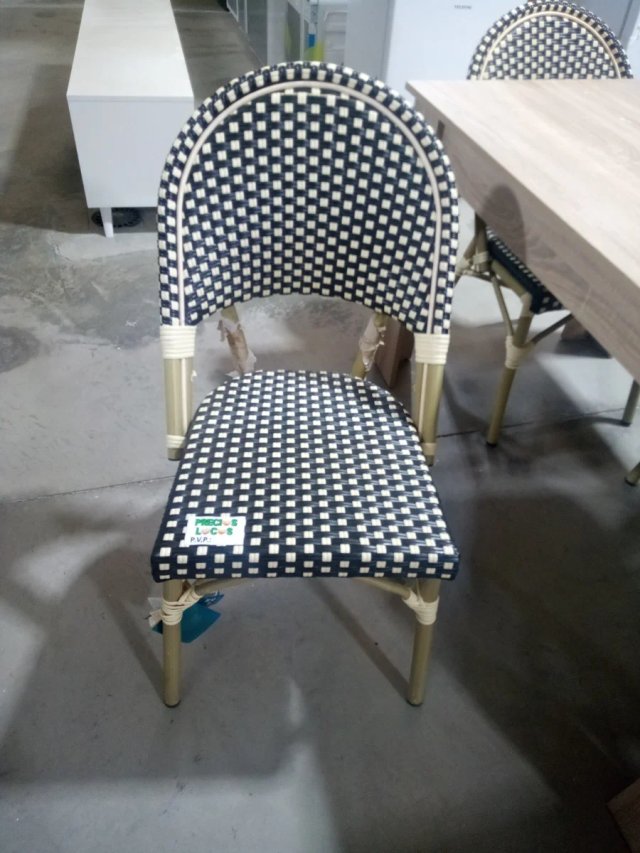 Silla de exterior ratán. 30€ unidad