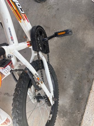 Bicicleta infantil Caliber roja y blanca