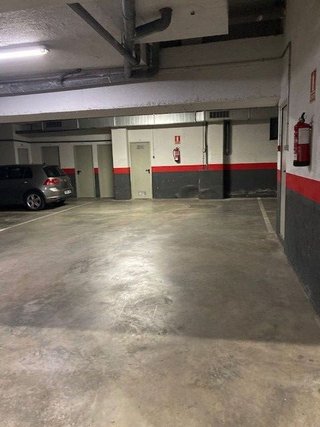 Garaje en venta en Almeda - El Corte Inglés en Cornellà de Llobregat