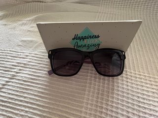 Gafas de sol lilas-moradas