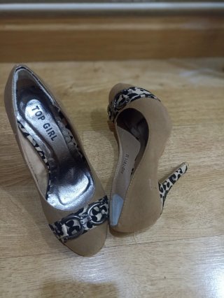 Zapatos de tacón TOP GIRL beige talla 35