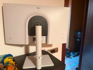 Monitor KTC 27 con altoparlanti