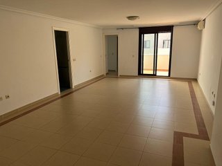 Piso en alquiler en Nueva Andalucía centro en Marbella