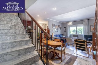 Casa adosada en venta en Bola de Oro - Serrallo en Granada