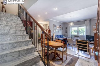 Casa adosada en venta en Bola de Oro - Serrallo en Granada