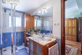 Casa adosada en venta en Bola de Oro - Serrallo en Granada