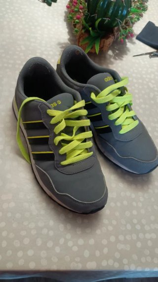 Zapatillas Adidas Gris y Amarillo Talla 36