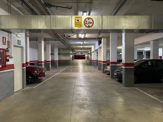 Garaje en alquiler en Eixample Sud – Migdia en Girona