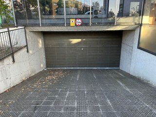Garaje en alquiler en Eixample Sud – Migdia en Girona