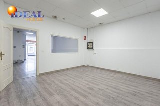 Local comercial en venta en Maracena
