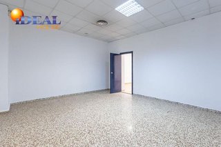 Local comercial en venta en Maracena