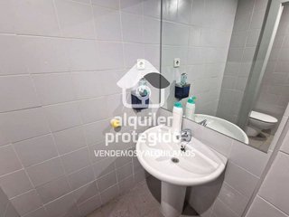 Local comercial en venta en Valderas - Los Castillos en Alcorcón