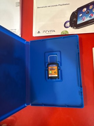 PS Vita OLED WiFi Pack Invizimals + 4GB