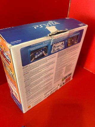 PS Vita OLED WiFi Pack Invizimals + 4GB
