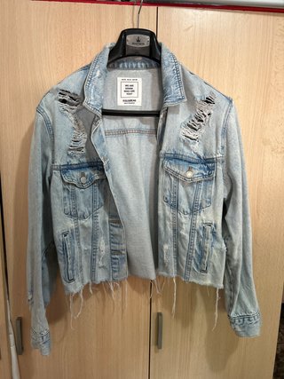 Chaqueta vaquera Pull&Bear desgastada
