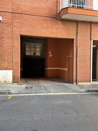Garaje en venta en La Morera en Badalona