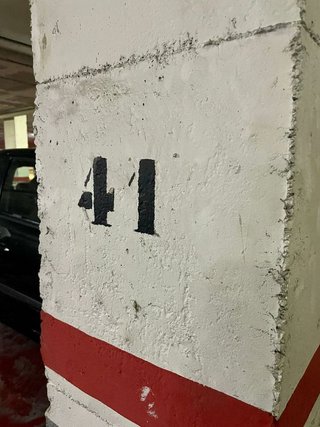 Garaje en venta en La Morera en Badalona