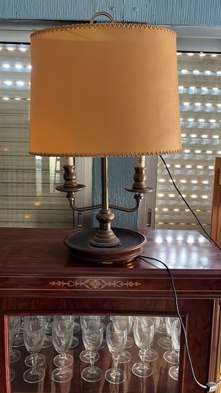 Lámpara clásica madera y metal